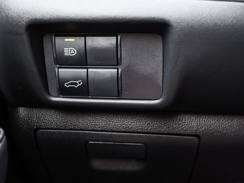 Used 2020 Toyota Highlander XLE image 19