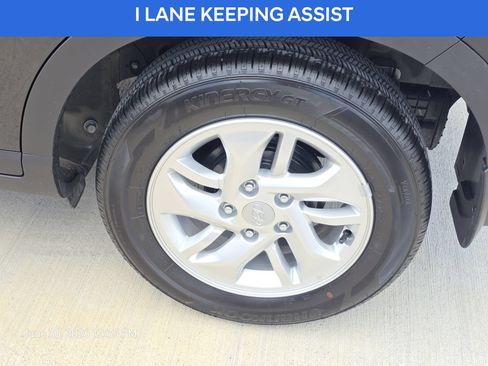 Certified 2026 Hyundai Venue SE FWD image 11