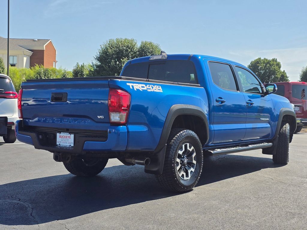 Used 2017 Toyota Tacoma TRD Off-Road AWD/4WD image 8