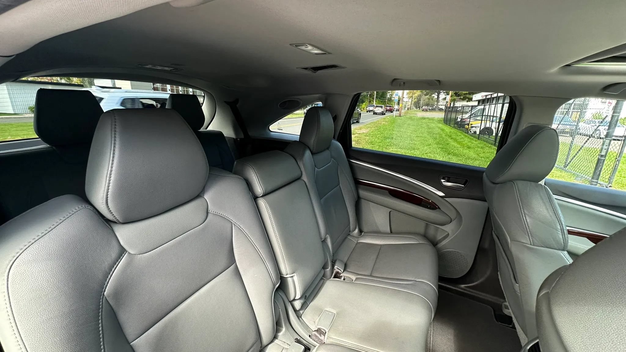 Used 2016 Acura MDX w/ Technology Package AWD/4WD image 39