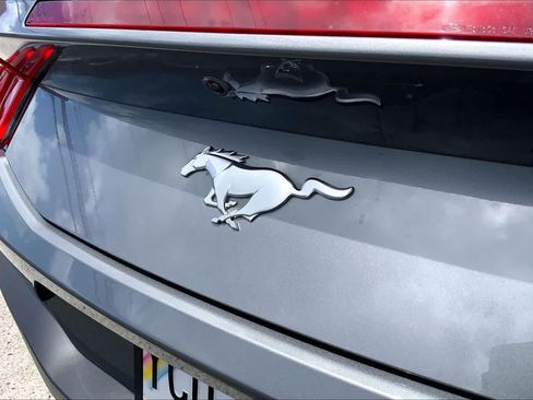 Used 2025 Ford Mustang Convertible RWD image 7