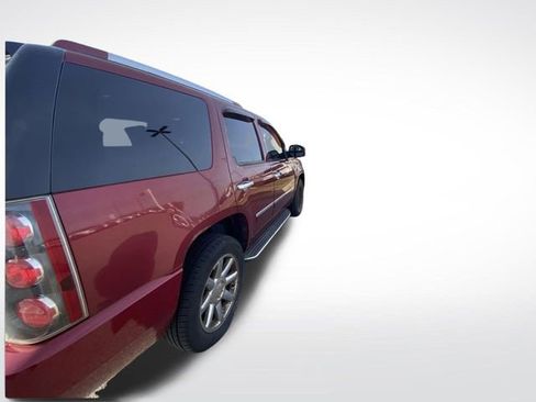 Used 2009 GMC Yukon Denali image 9