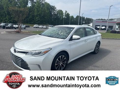 Used 2018 Toyota Avalon XLE FWD image 6