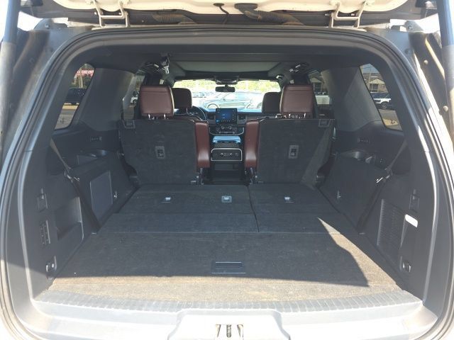 Used 2022 Ford Expedition Limited RWD image 11
