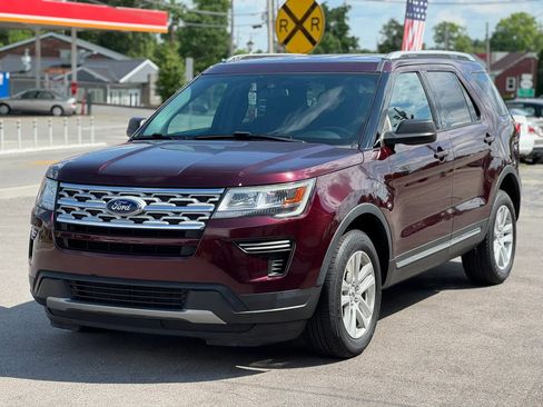 Used 2019 Ford Explorer XLT AWD/4WD image 2