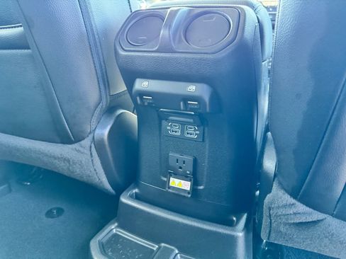 Used 2023 Jeep Wrangler Unlimited Sahara AWD/4WD image 15