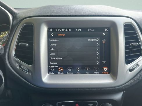 Used 2021 Jeep Compass Latitude FWD image 17