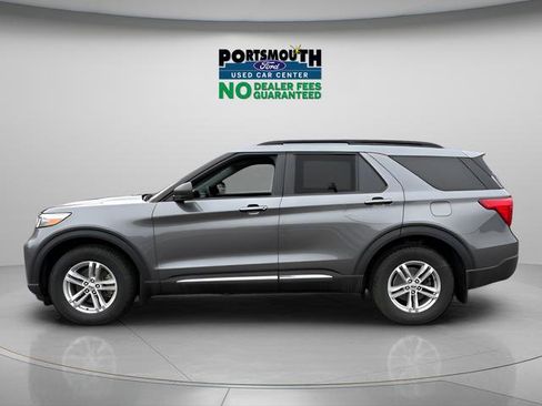 Used 2022 Ford Explorer XLT w/ Equipment Group 202A AWD/4WD image 2
