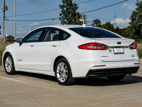 Used 2019 Ford Fusion SE FWD image 10