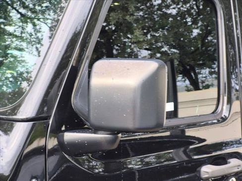 Used 2023 Jeep Gladiator Rubicon w/ Trailer Tow Package AWD/4WD image 13