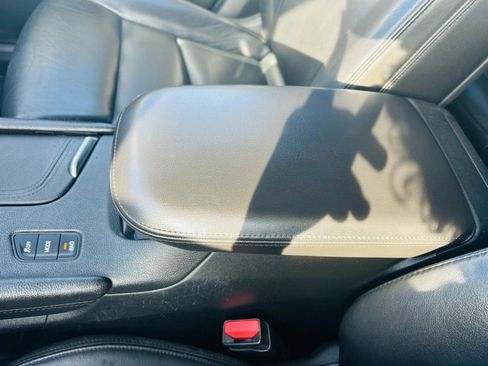 Used 2017 Cadillac XT5 Luxury image 31