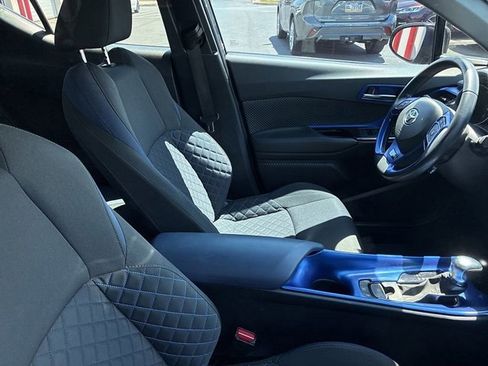 Used 2021 Toyota C-HR XLE FWD image 25