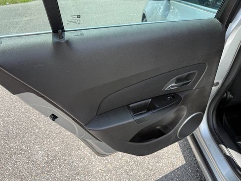 Used 2011 Chevrolet Cruze LT image 40