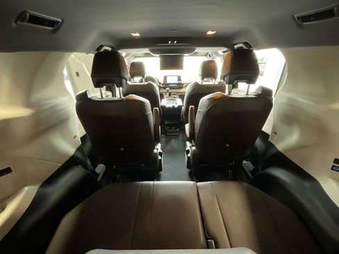 Certified 2022 Toyota Sienna Platinum w/ Protection Package (TMS) image 26