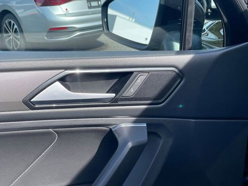 Certified 2022 Volkswagen Tiguan SE AWD/4WD image 37