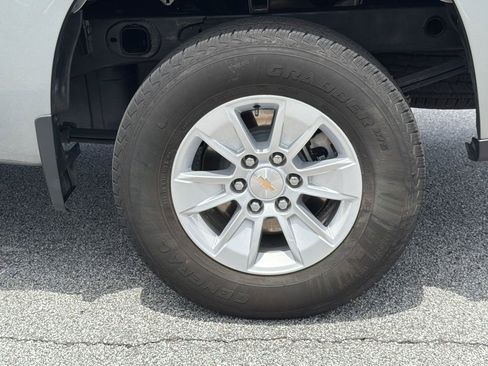 Used 2025 Chevrolet Silverado 1500 LT RWD image 19