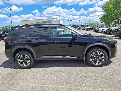 Used 2022 Nissan Rogue SV AWD/4WD image 26