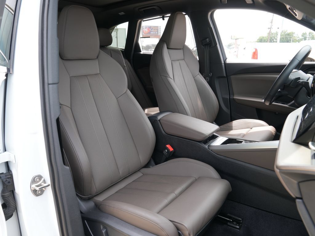Used 2025 Audi Q5 Premium Plus w/ Premium Plus AWD/4WD image 15