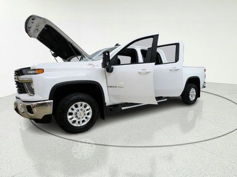 Used 2024 Chevrolet Silverado 3500 LT w/ True North Edition AWD/4WD image 10