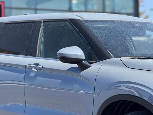 New 2026 Mitsubishi Outlander FWD image 4