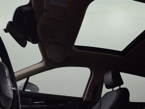 Used 2022 Lincoln Nautilus Reserve w/ Equipment Group 201A image 9