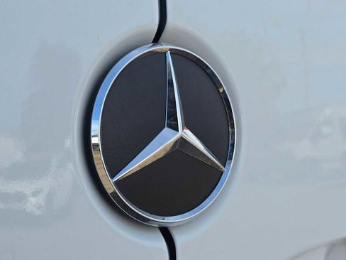 Used 2025 Mercedes-Benz Sprinter 2500 image 20