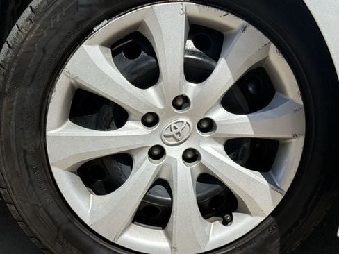 Used 2025 Toyota Corolla LE FWD image 10