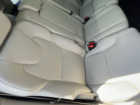 Used 2023 Volvo XC90 B5 Core AWD/4WD image 18
