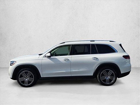 Used 2025 Mercedes-Benz GLS 450 4MATIC image 10