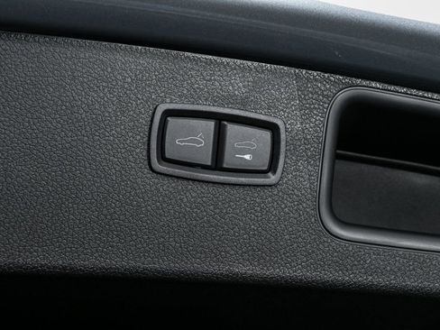 New 2026 Porsche Macan image 31