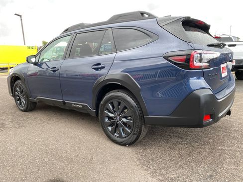 Used 2025 Subaru Outback Onyx Edition XT AWD/4WD image 3