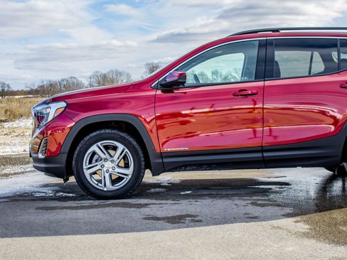 Used 2020 GMC Terrain SLE w/ Driver Convenience Package image 19