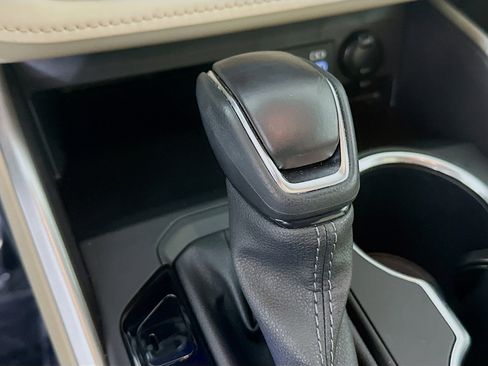 Used 2024 Toyota Highlander XLE image 21