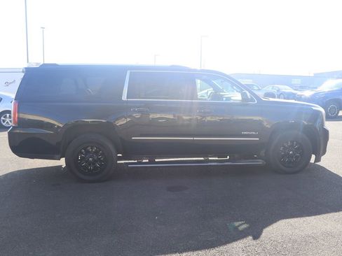Used 2017 GMC Yukon XL Denali w/ Open Road Package AWD/4WD image 7