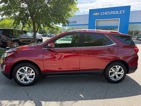 Used 2019 Chevrolet Equinox LT w/ Sun & Navigation Package AWD/4WD image 2