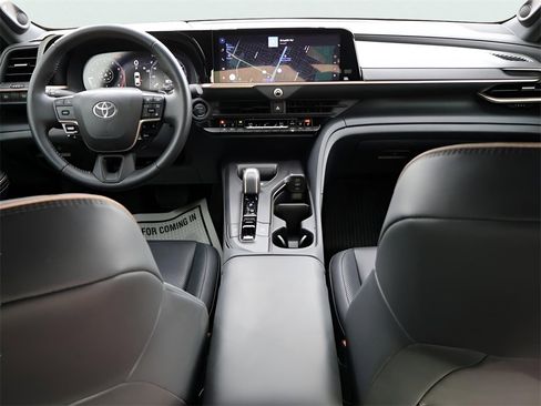 Used 2023 Toyota Crown Platinum image 16