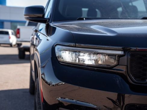 Used 2023 Jeep Grand Cherokee L Laredo image 13