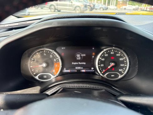Used 2016 Jeep Renegade Trailhawk w/ Cold Weather Group AWD/4WD image 35