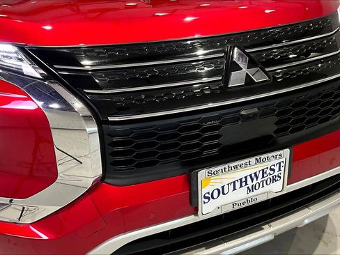 Used 2024 Mitsubishi Outlander SE image 32