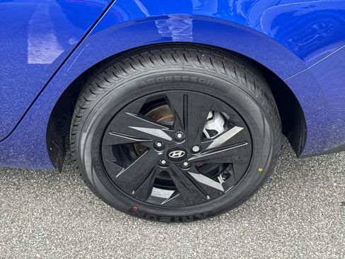 Used 2023 Hyundai Elantra SEL image 19