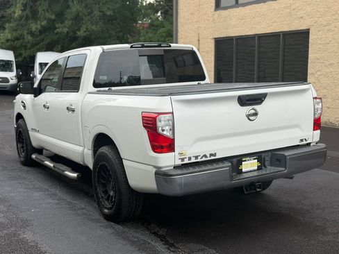 Used 2017 Nissan Titan SV RWD image 8