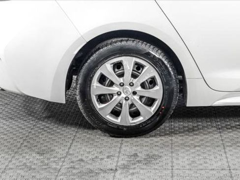 Used 2021 Toyota Corolla LE image 34