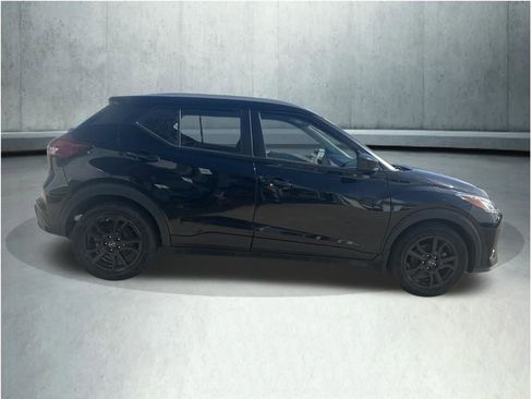 Used 2023 Nissan Kicks SV FWD image 8