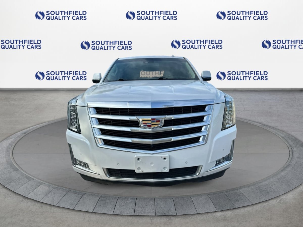 Used 2016 Cadillac Escalade Luxury AWD/4WD image 9