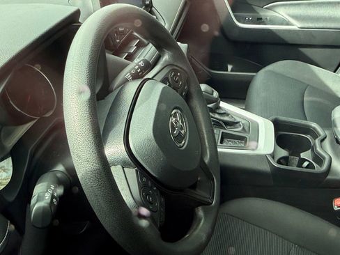 Used 2021 Toyota RAV4 LE w/ Carpet Mat Package (TMS) image 7