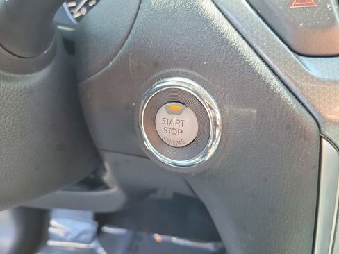 Used 2018 Nissan Pathfinder SL image 25