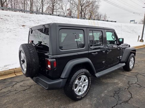 Used 2018 Jeep Wrangler Unlimited Sport S image 3
