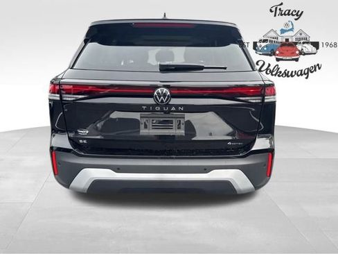 New 2025 Volkswagen Tiguan SE image 6