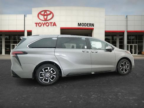 New 2026 Toyota Sienna Platinum AWD/4WD image 6
