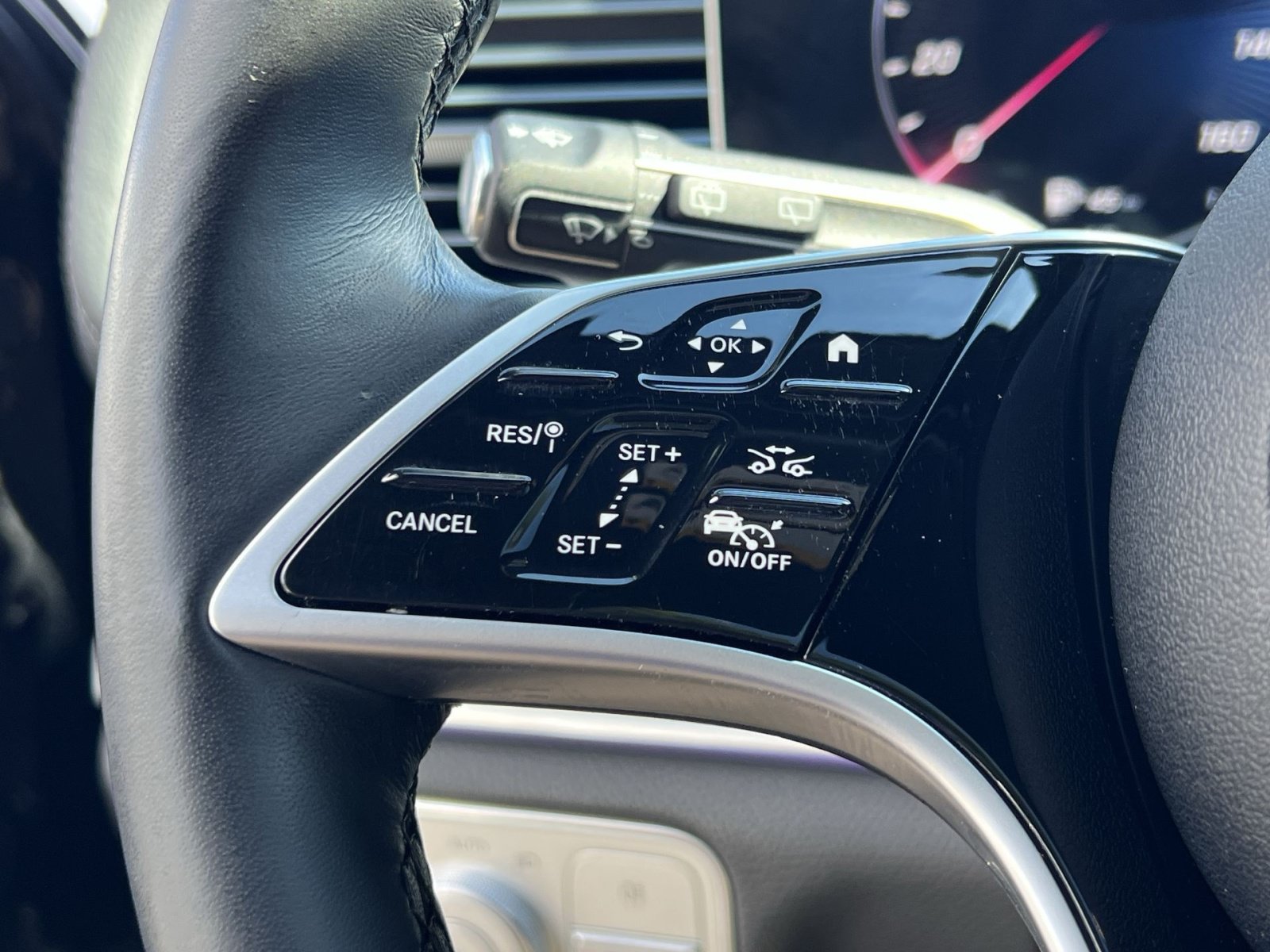 Certified 2025 Mercedes-Benz GLS 450 4MATIC image 38